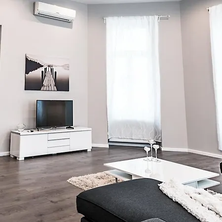Flatiron Premium * Budapest