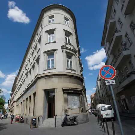 Flatiron Premium Budapest
